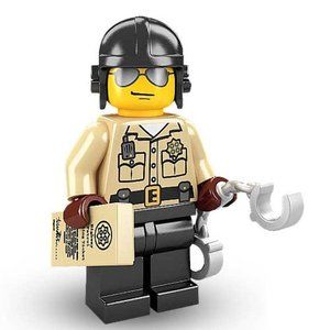 Traffic Cop **RETIRED** LEGO 8684 Series 2 SEALED